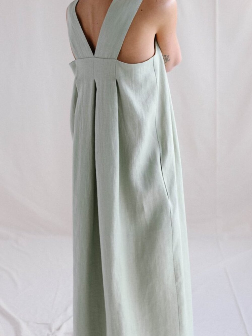 Man In The Studio Origami Linen Maxi Dress in Sage Green XXL?